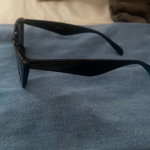 CAT EYE SUNGLASSES - Picture 3 of 3